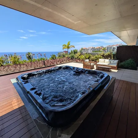 Savoy One Bedroom With Jaccuzzi - Style And Sophistication