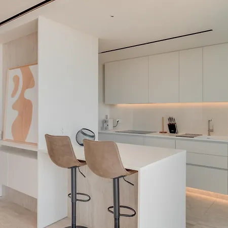 Savoy One Bedroom With Jaccuzzi - Style And Sophistication فونشال