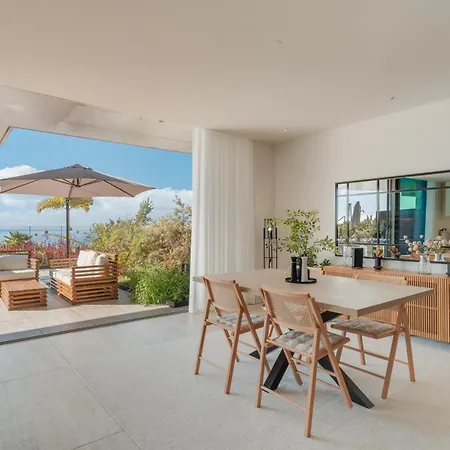 Savoy One Bedroom With Jaccuzzi - Style And Sophistication