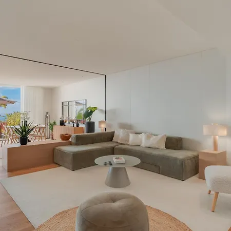 Savoy One Bedroom With Jaccuzzi - Style And Sophistication *